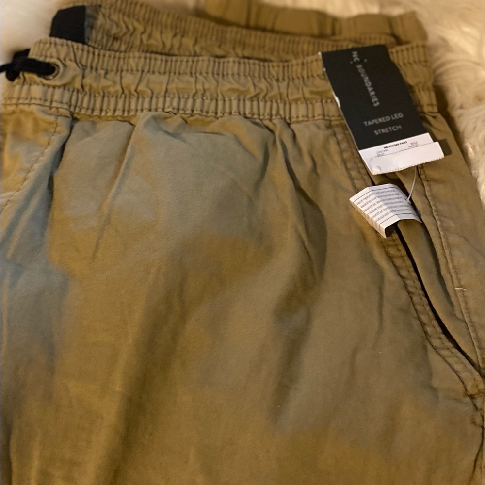 Cargo men’s pants NWT